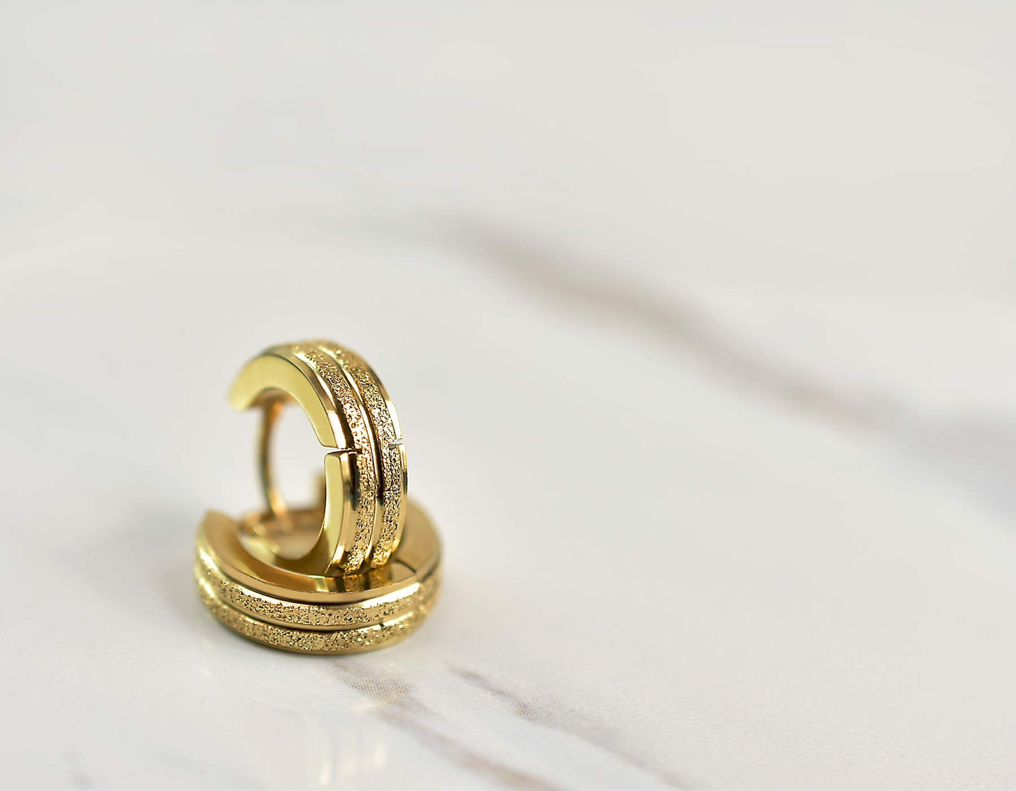 Stainless Steel Hoop Earrings For Men's Women's,Silver/Gold/Black/Blue Hypoallergenic Round Huggie Earrings,Fashion Punk Earrings Piercing Jewelry Gift for Boys Girls