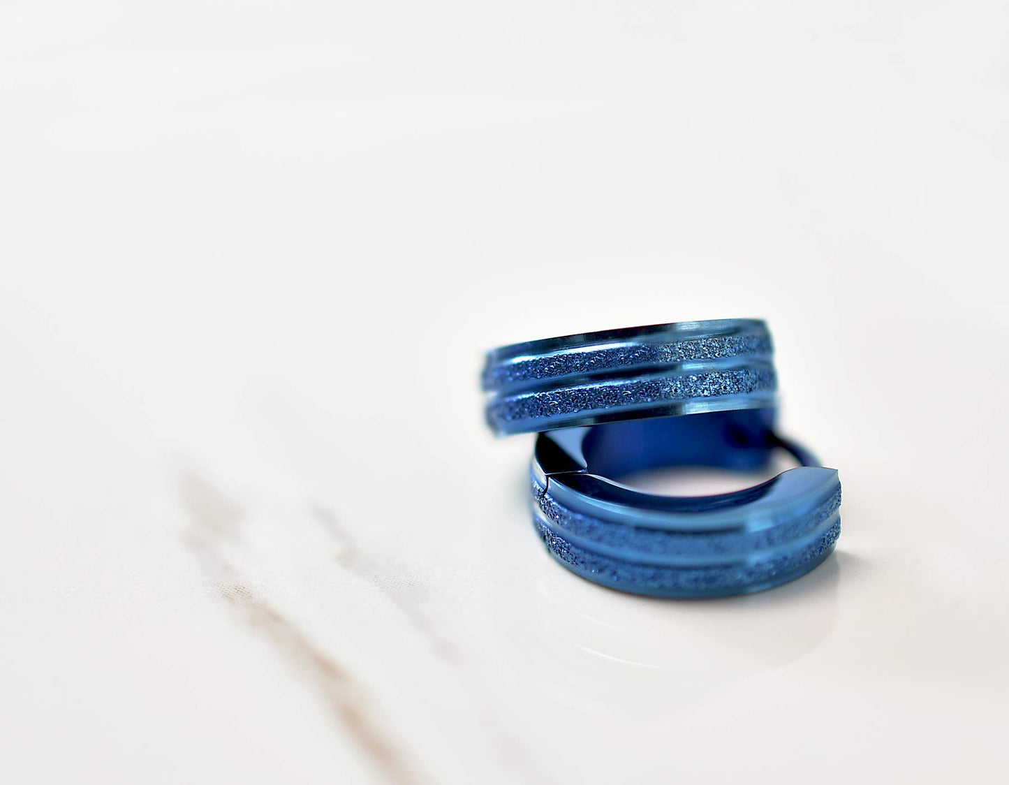 Stainless Steel Hoop Earrings For Men's Women's,Silver/Gold/Black/Blue Hypoallergenic Round Huggie Earrings,Fashion Punk Earrings Piercing Jewelry Gift for Boys Girls