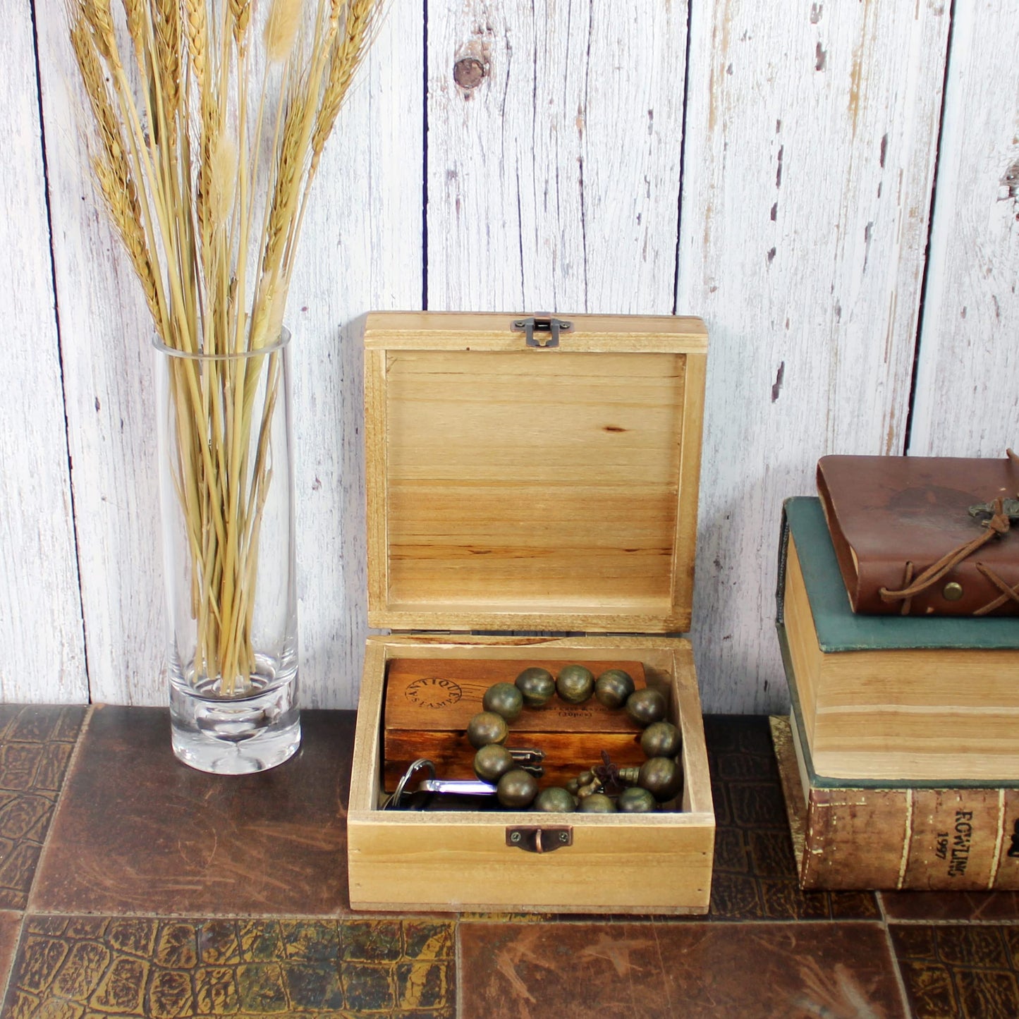 CVHOMEDECO. Rustic Metal Decorative Box Vintage Galvanized Storage Box with Lid and Hinged Square Stash Boxes for Photos, Jewelry, Keepsake and Gifts. Blue