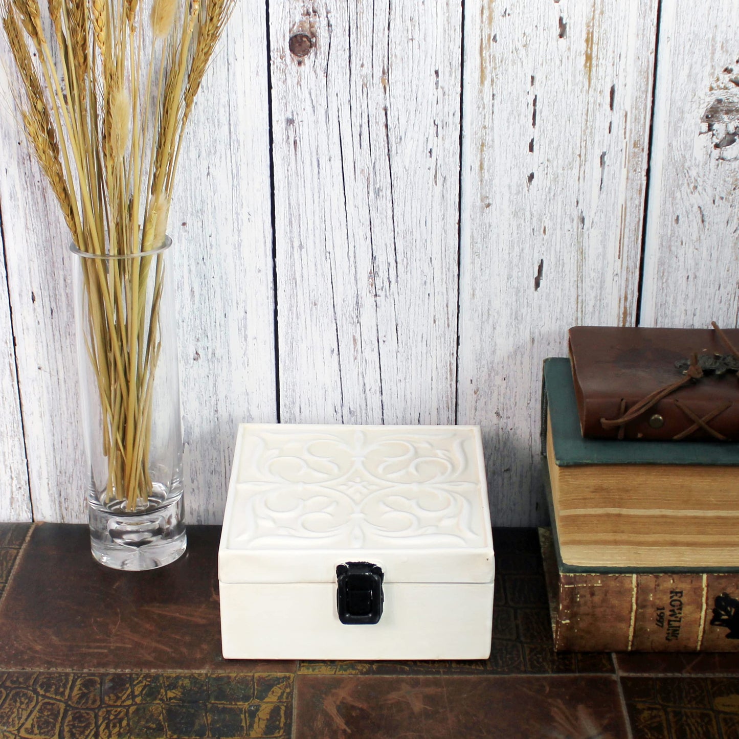 CVHOMEDECO. Rustic Metal Decorative Box Vintage Galvanized Storage Box with Lid and Hinged Square Stash Boxes for Photos, Jewelry, Keepsake and Gifts. Blue