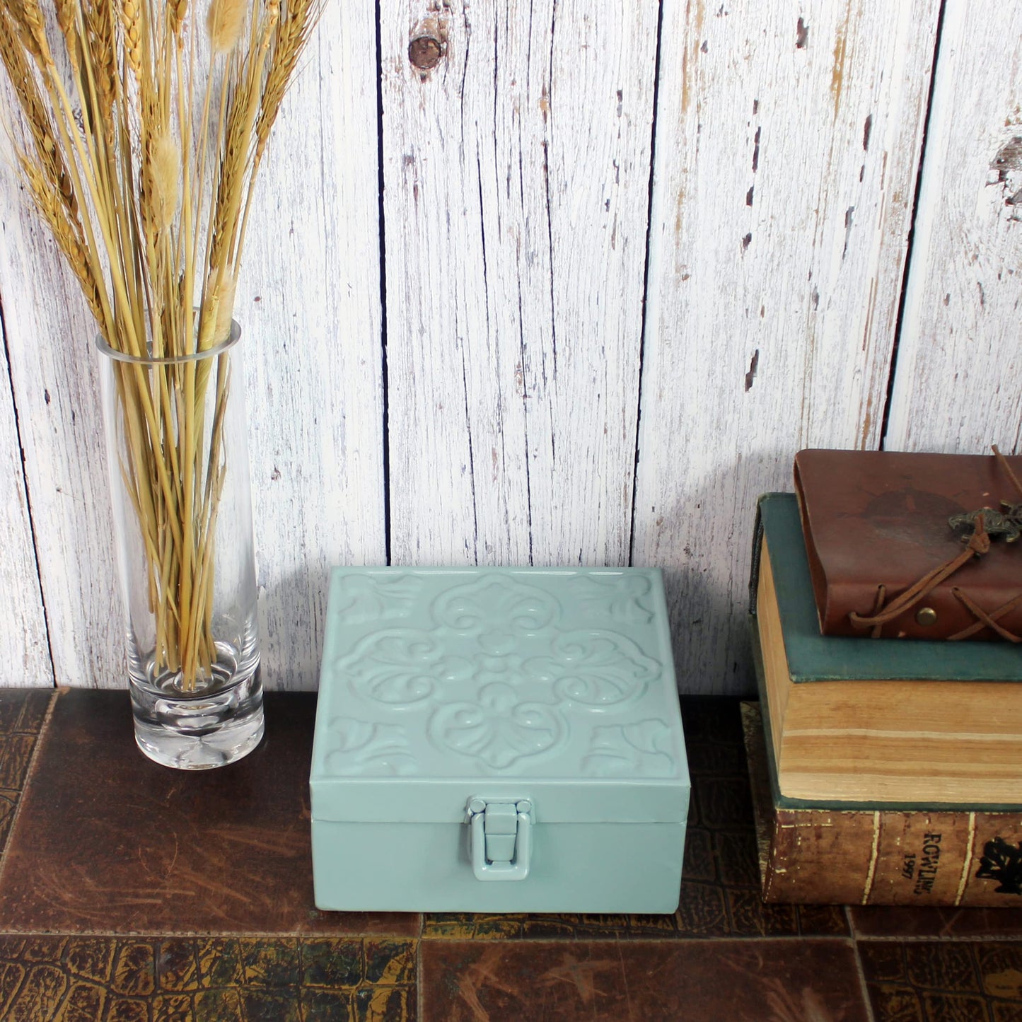 CVHOMEDECO. Rustic Metal Decorative Box Vintage Galvanized Storage Box with Lid and Hinged Square Stash Boxes for Photos, Jewelry, Keepsake and Gifts. Blue