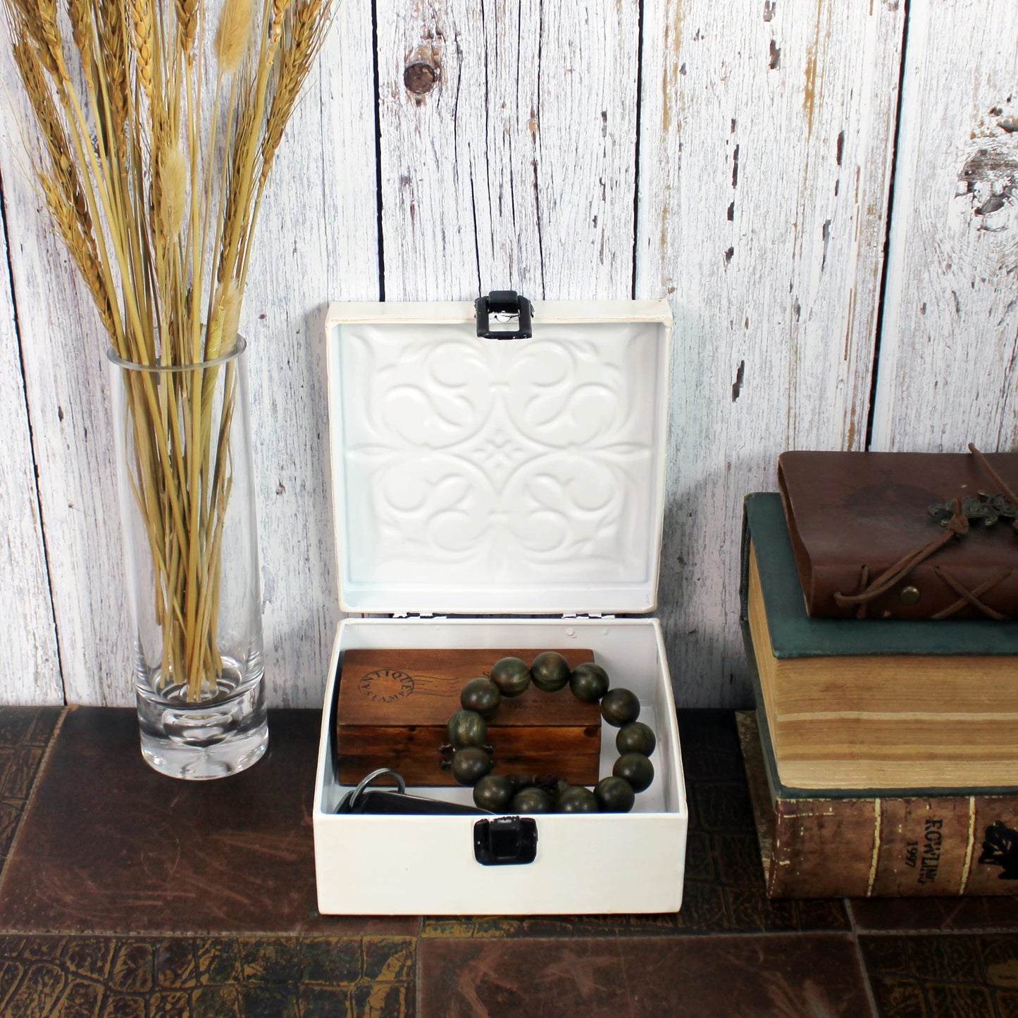 CVHOMEDECO. Rustic Metal Decorative Box Vintage Galvanized Storage Box with Lid and Hinged Square Stash Boxes for Photos, Jewelry, Keepsake and Gifts. Blue