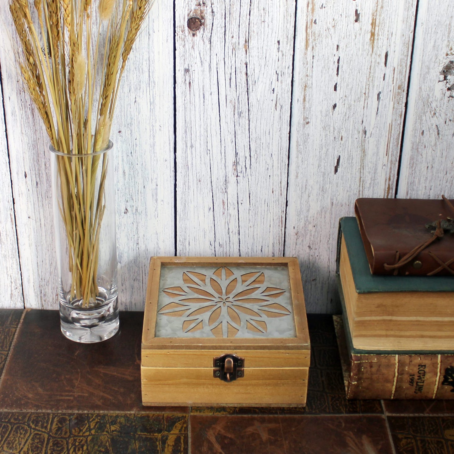 CVHOMEDECO. Rustic Metal Decorative Box Vintage Galvanized Storage Box with Lid and Hinged Square Stash Boxes for Photos, Jewelry, Keepsake and Gifts. Blue