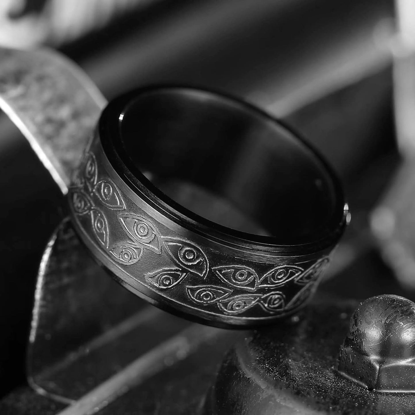 King Will 6mm 7mm 8mm Silver Black Stainless Steel Ring Spinner Ring Anxiety Relief Wedding Ring For Men Women Forest Elk Deer Family/Moon Star/Skull Head/Evil Eye/Poker Pattern