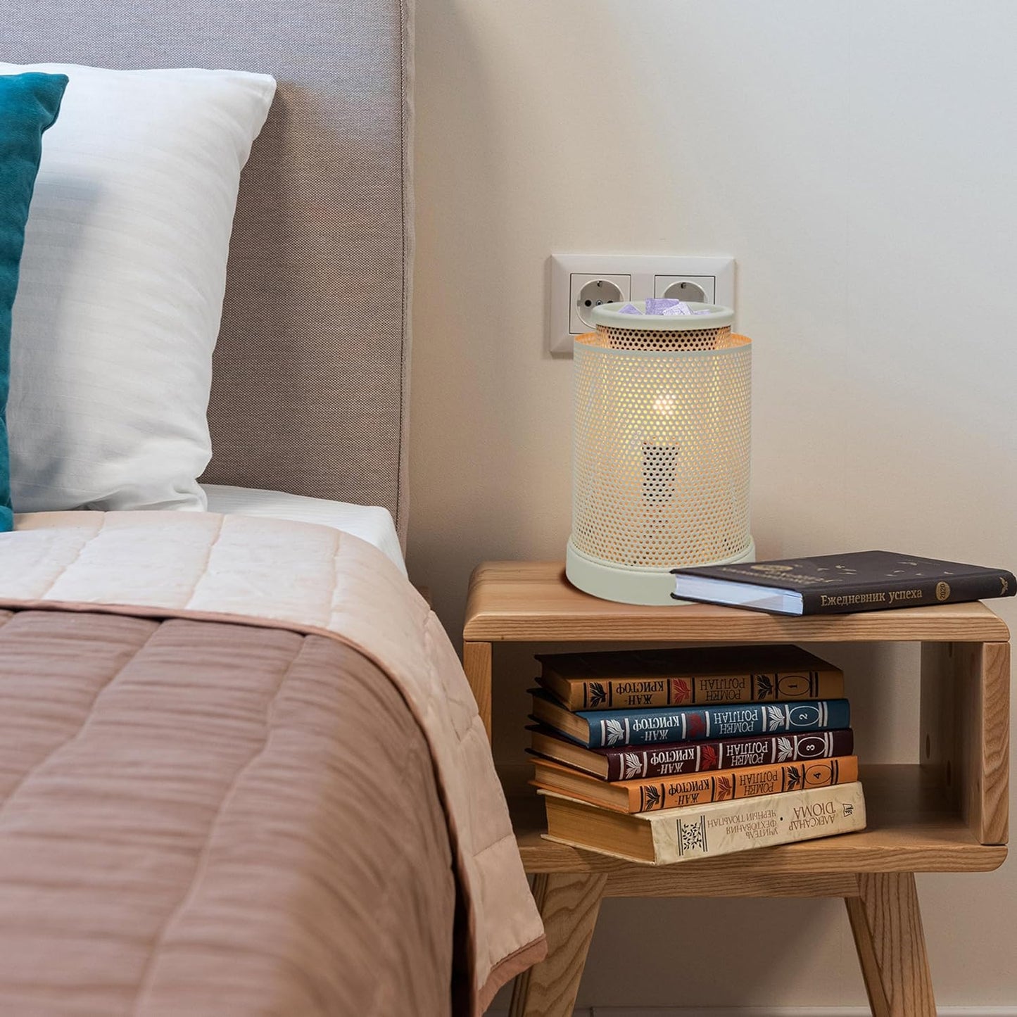 CVHOMEDECO. Electric Wax Melt Warmer Punched Stars Metal Tart Warmer Decorative Candle Warmer Burner for Scented Candles, Wax Melts and Tarts to Freshen Room, Idea for Home/Office Decor., Black