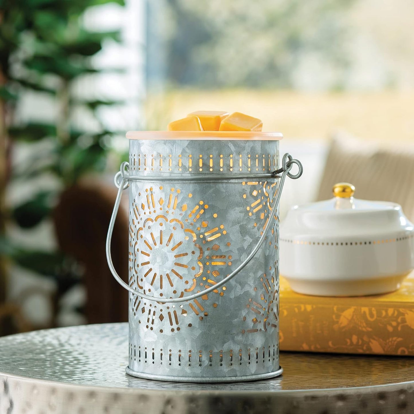 CANDLE WARMERS ETC. Illumination Fragrance Warmer- Light-Up Warmer for Warming Scented Candle Wax Melts and Tarts or Fragrance Oils to Freshen Room, Gothic Skull