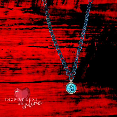 Blue Ohm Cabochon Chainmail Necklace