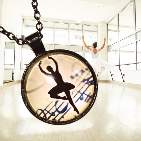 On Pirouette Cabochon Black Link Necklace