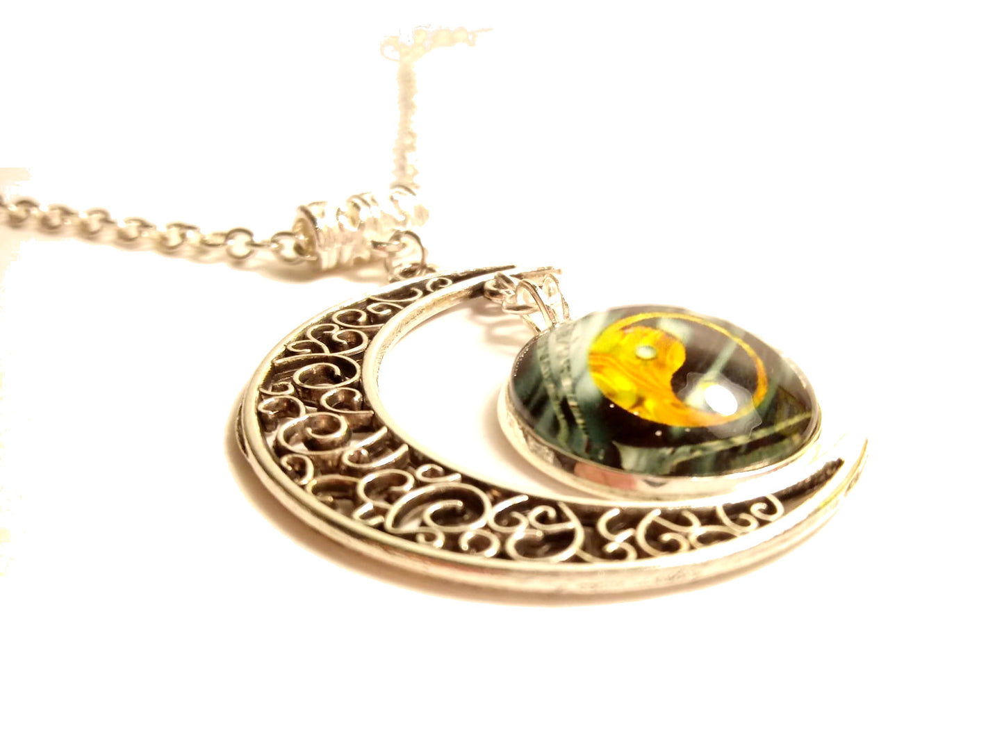 Yin Yang Water Element Captive Choker