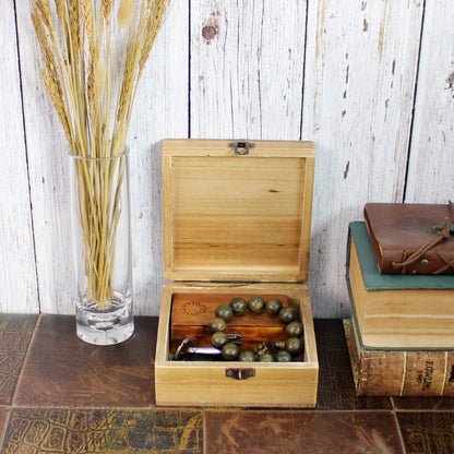 CVHOMEDECO. Rustic Metal Decorative Box Vintage Galvanized Storage Box with Lid and Hinged Square Stash Boxes for Photos, Jewelry, Keepsake and Gifts. Blue