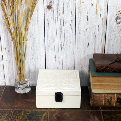 CVHOMEDECO. Rustic Metal Decorative Box Vintage Galvanized Storage Box with Lid and Hinged Square Stash Boxes for Photos, Jewelry, Keepsake and Gifts. Blue