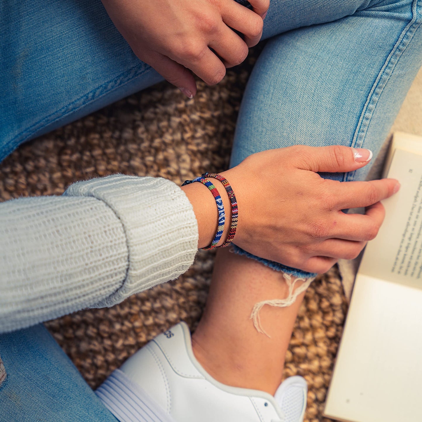 Surfer Beach Bracelet Set Men & Women - Braided Boho Summer Bracelets - Handmade Festival Jewelry - 100% Waterproof & Adjustable - Friendship Gift - Ethnic Hippie Style (Black & White)