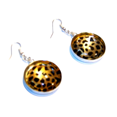 Glamorous Cabochon Earrings