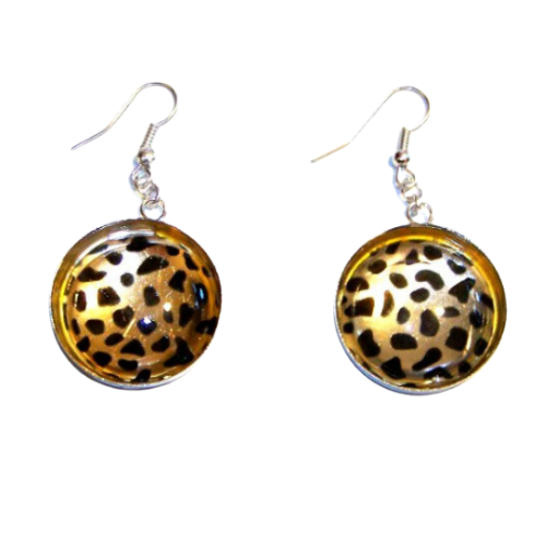 Glamorous Cabochon Earrings