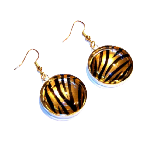 Glamorous Cabochon Earrings