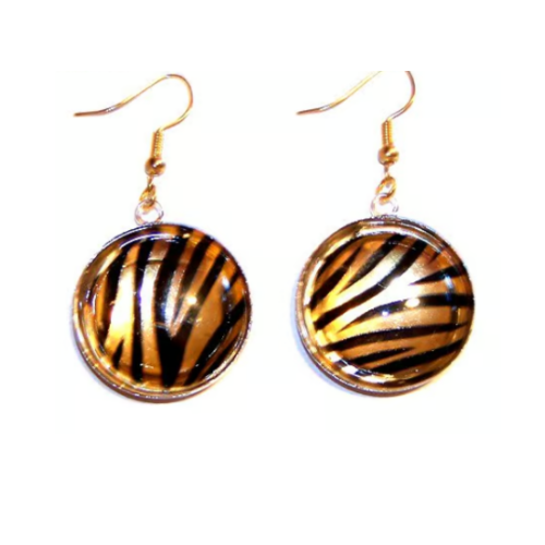 Glamorous Cabochon Earrings