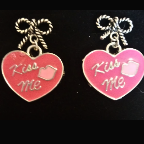 PINK HEART KIS ME HEART EARRINGS