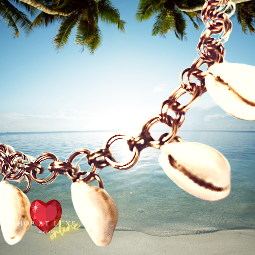 Chunky Cowrie Shell Resort Wear Necklace