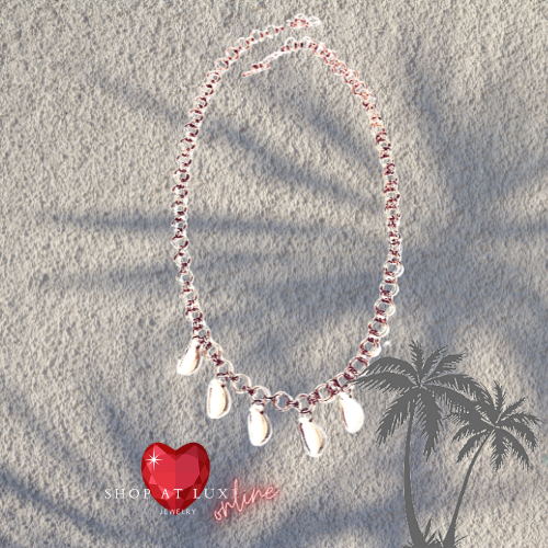 Chunky Cowrie Shell Resort Wear Necklace